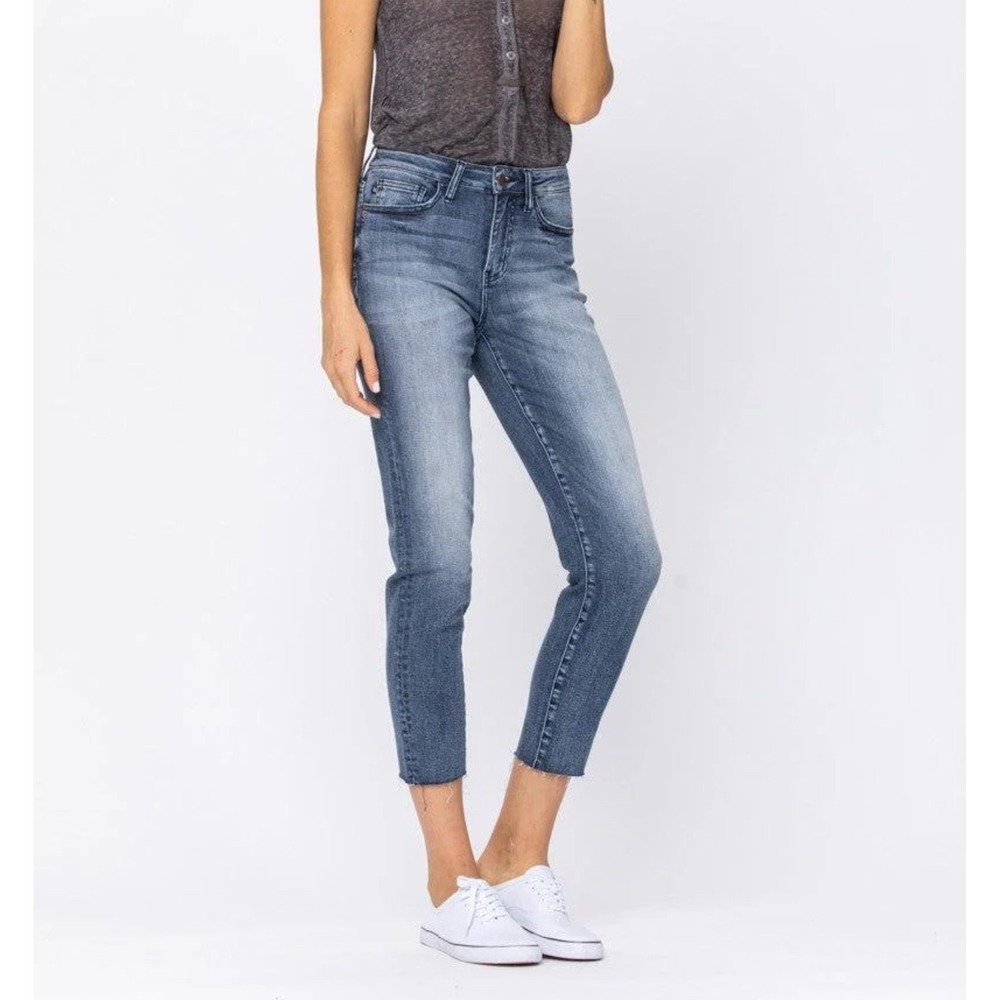 Judy Blue High Waisted Raw Hem Relaxed Fit Cropped Denim, Size 7/28
